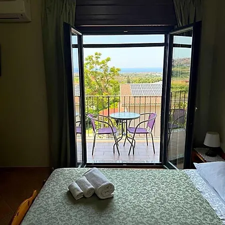 La Collina Bed & Breakfast 3*